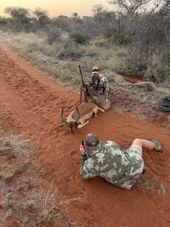 Marco playin in the dirt to make the blesbuck bigger. hehe